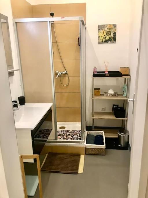 Klimatisierte Sehr Zentrale Wohnung-Loftstyle- فيينا المظهر الخارجي الصورة